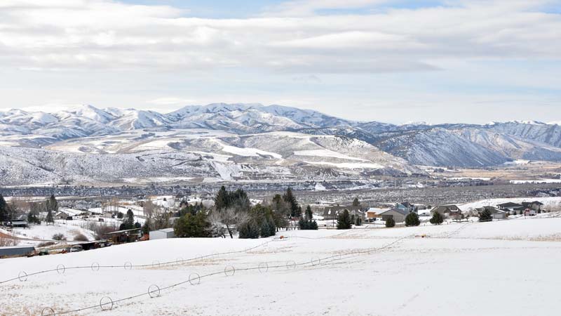 overlooking-the-valley